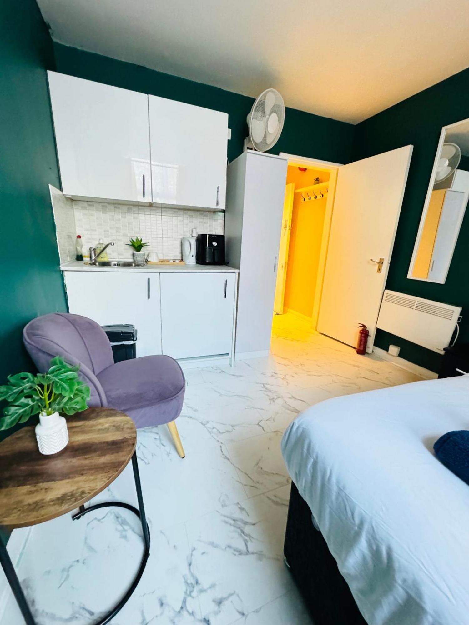 Private Studio Flat In City 1190 Londyn Zewnętrze zdjęcie